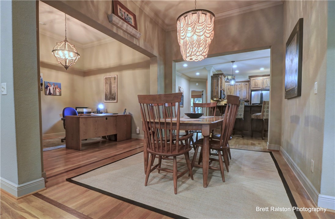 Location!! Absolutely fabulous townhome available in gated golf course community! This Shadow Valley beauty is a 2 bed/2 bath + study, all on one level with an extra large courtyard!! You'll feel the high quality construction throughout this home. Beautiful hardwood floors, granite countertops, vaulted ceilings and a huge master closet. Maintenance free living. This townhouse Includes a golf membership which is the highest level of membership available in the community & also includes indoor tennis and all social membership benefits. This is a rare opportunity to own a luxury build in this price range, with top of the line amenities. It's simply a rare product in this area. Don't miss it!!