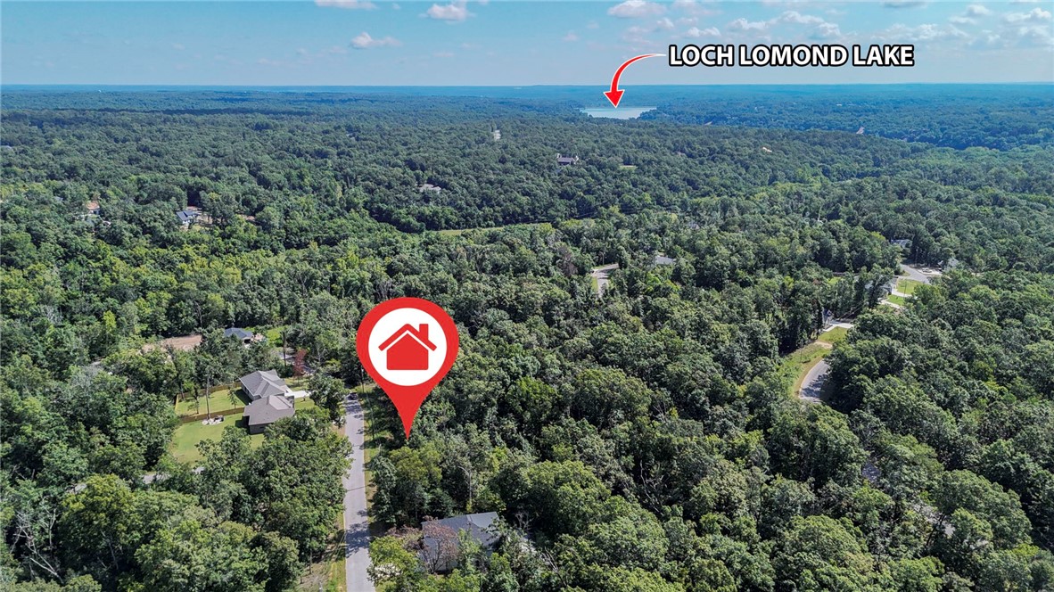 2 minutes from I49, 3 minutes from Loch Lomond and a great spot to build a house!