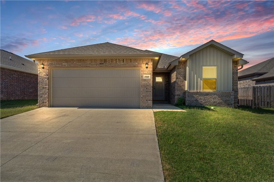 Get settled just in time for the holidays in this like new 2022 home located in the Bentonville School District. The open concept layout and oversized kitchen make it easy to host and gather, while the primary suite features a large closet that connects directly to your laundry room for everyday convenience. Cozy up by the fireplace, cook dinner with friends, and make this beautiful $355K home your own before Christmas. Ask your agent about the preferred lender credits!