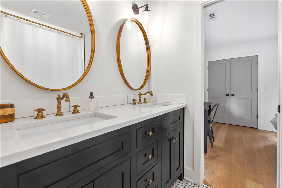 Rural Oaks Sub Rogers - Residential