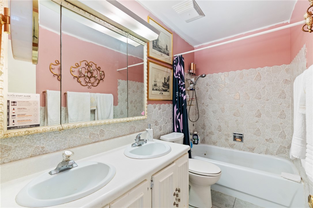 Unit 5 Holiday Island - Residential