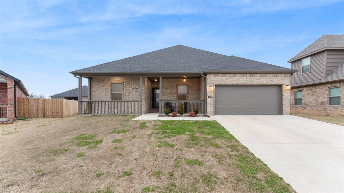 This home is better than new (2024) and nestled between Grimsley Jr. High and Bentonville West.
What you'll love:
1) your chance to snag a privately owned and managed rental that's backed by a realtor to avoid scams.
2) a quiet cul-de-sac
3) an underground storm shelter in garage
4) high ceilings in entry and living room
5) huge walk in closets (TWO in oversized primary bedroom)
6) split floor plan
7) custom built cabinets with wine rack
8) stand alone tub in primary bath + walk-in tile shower
9) extended covered patio with large, level yard (will be fully fenced soon)
10) fridge conveys
11) furry loved ones are $250 pet deposit
Contact agent for application link to apply
