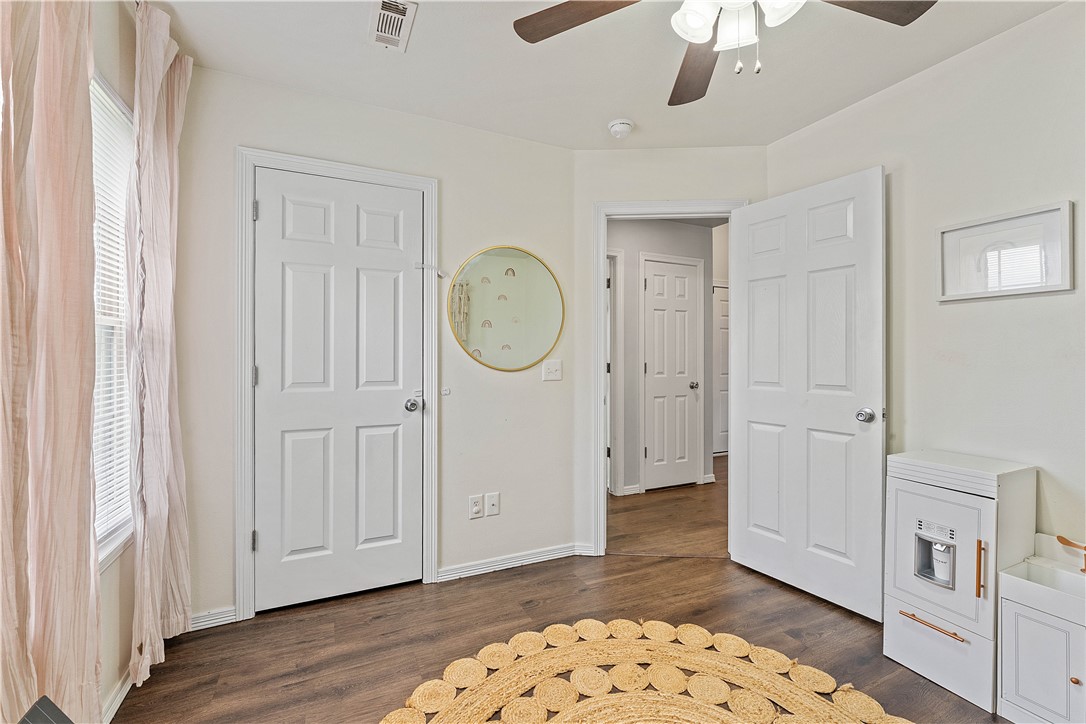 Standing Oaks - Residential