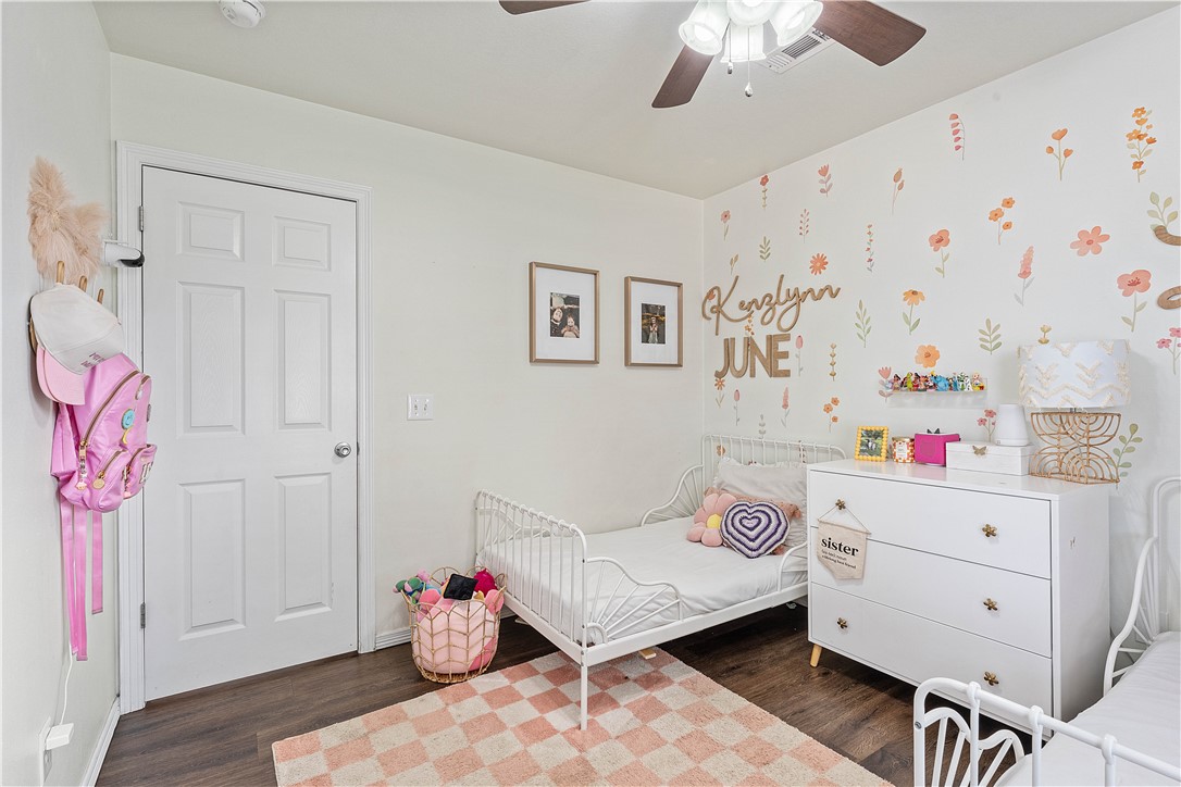 Standing Oaks - Residential