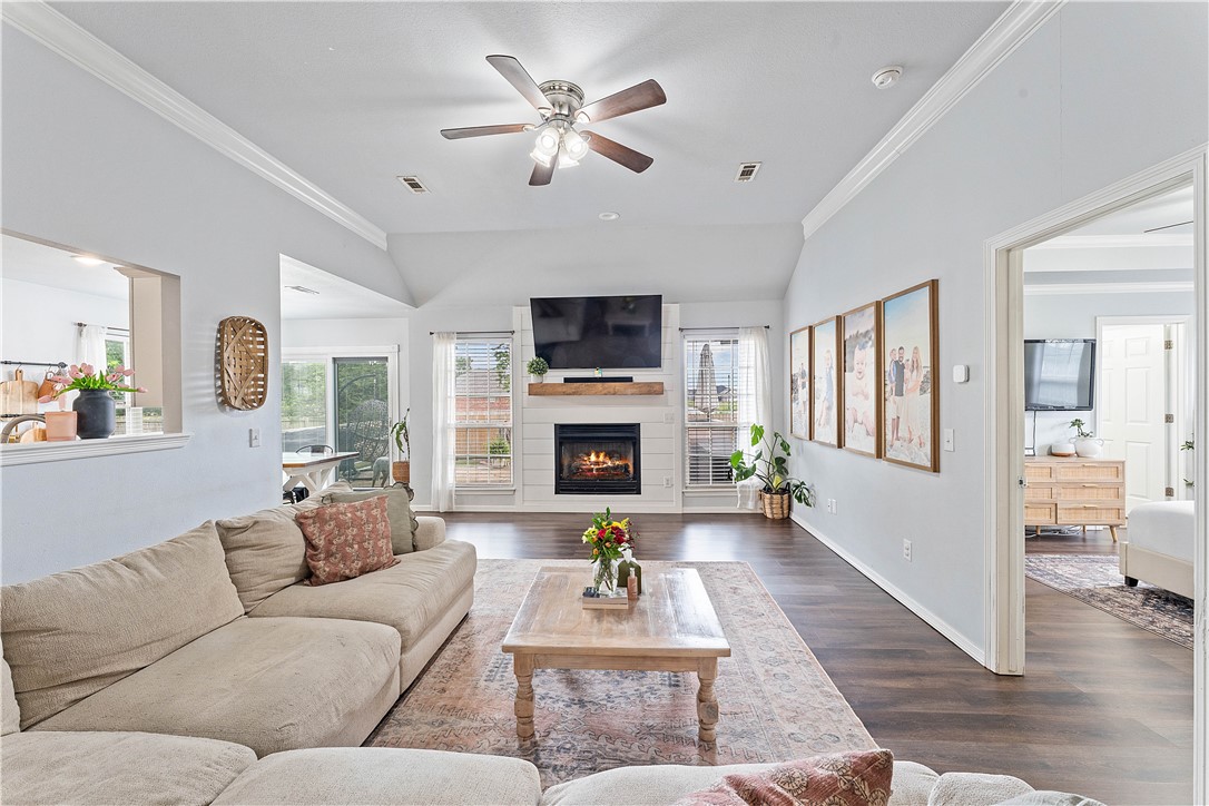 Standing Oaks - Residential