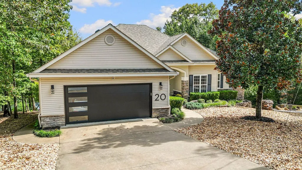 Bella Vista, Arkansas 72714, United States, 3 Bedrooms Bedrooms, ,2 BathroomsBathrooms,Residential,Pending,217063