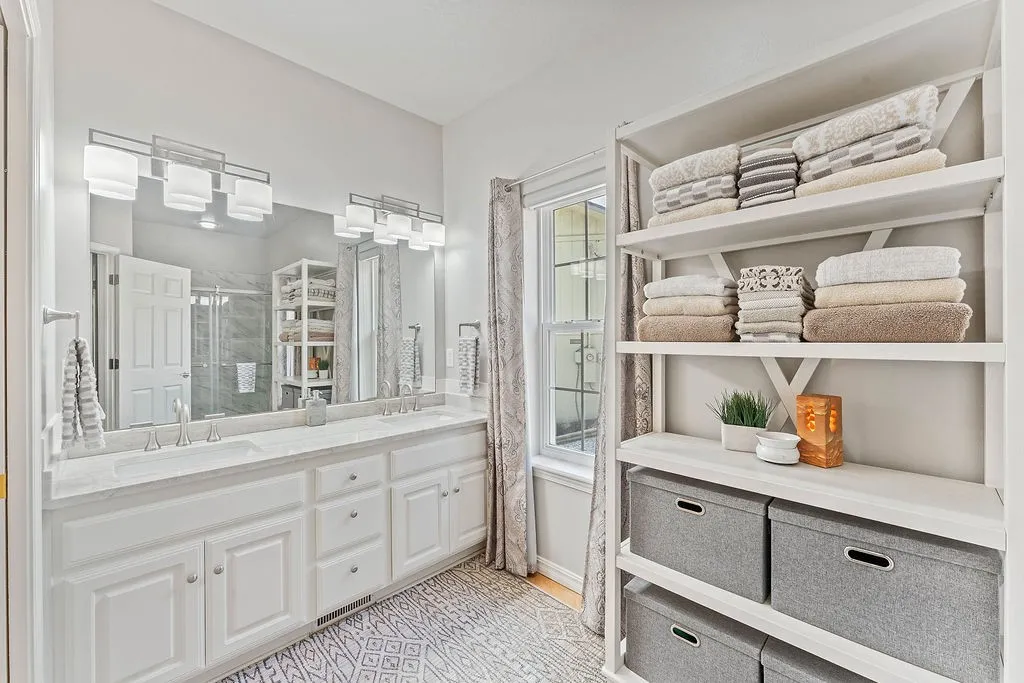 Bella Vista, Arkansas 72714, United States, 3 Bedrooms Bedrooms, ,2 BathroomsBathrooms,Residential,Pending,217063