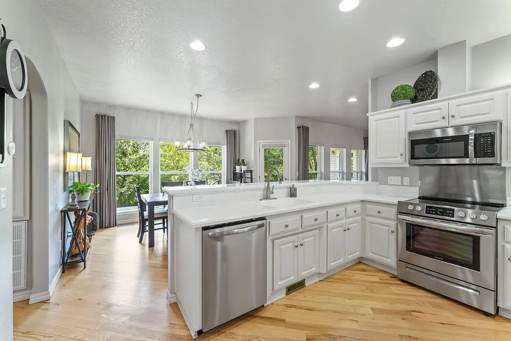 Bella Vista, Arkansas 72714, United States, 3 Bedrooms Bedrooms, ,2 BathroomsBathrooms,Residential,Pending,217063