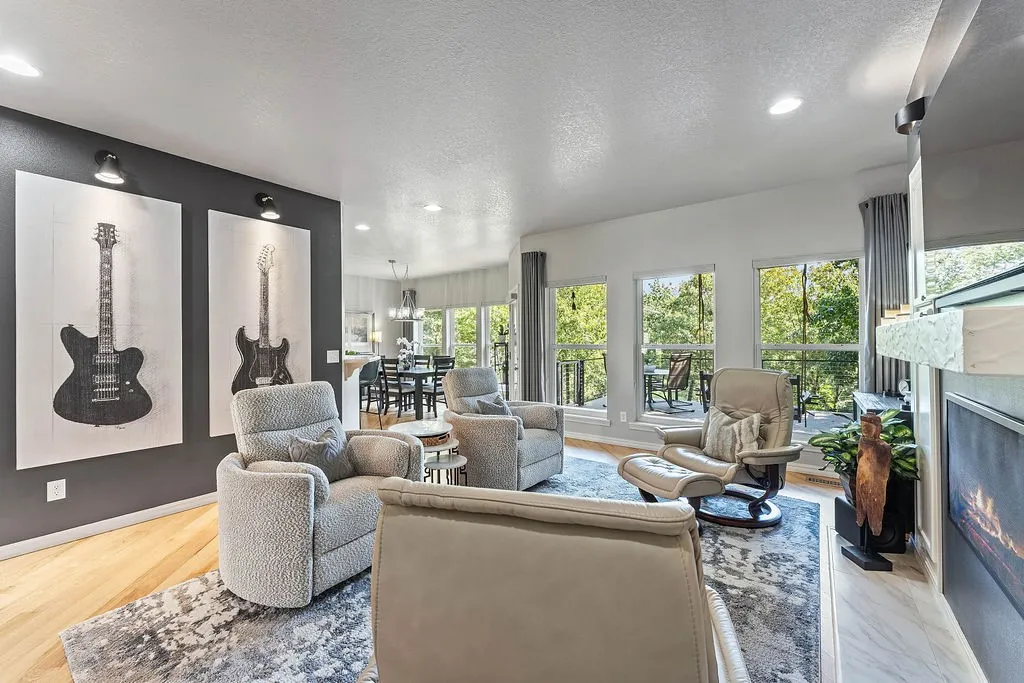 Bella Vista, Arkansas 72714, United States, 3 Bedrooms Bedrooms, ,2 BathroomsBathrooms,Residential,Pending,217063