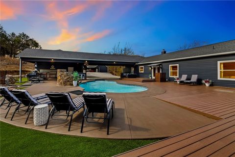 230 Madison 2625 Huntsville AR 72740