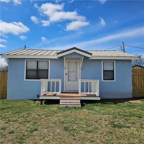 Single Family Residence in Kansas OK 395 Woods Avenue.jpg