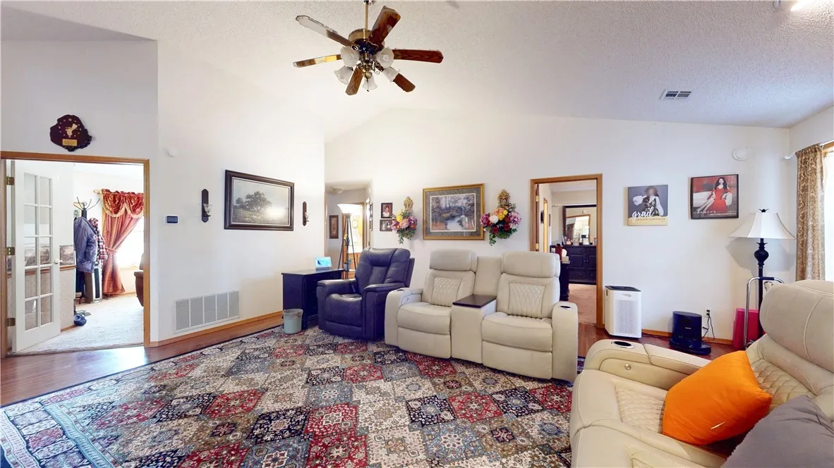 Bella Vista, Arkansas 72714, United States, 3 Bedrooms Bedrooms, ,2 BathroomsBathrooms,Residential,Pending,88273