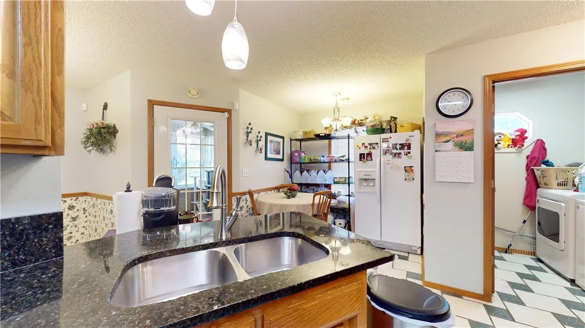 Bella Vista, Arkansas 72714, United States, 3 Bedrooms Bedrooms, ,2 BathroomsBathrooms,Residential,Pending,88273