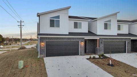 Photo of 1861 LAPIS Avenue, Centerton, AR 72719 (MLS # 1331019)