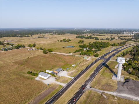 Unimproved Land in W Siloam Springs OK 412.jpg