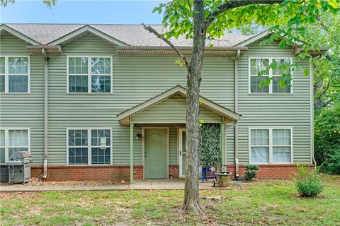 Photo of 1429 W Netherland Way 3 #3, Fayetteville, AR 72701 (MLS # 1322550)