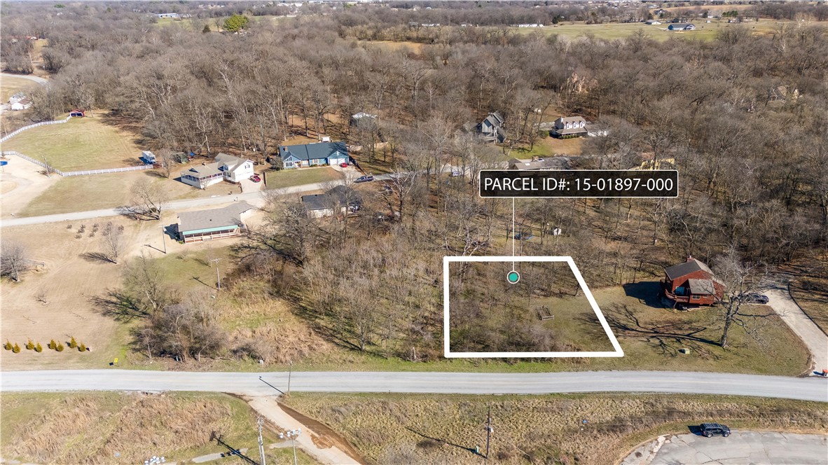 Buildable lot in Dawn Hill Subdivision