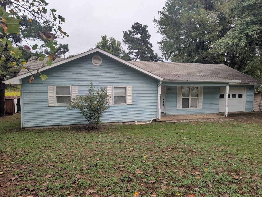 This 3 bedroom 2 bath home has an open floor plan with a large living room, 1 car garage, 20' X 9' metal building with lean to & huge back deck with no neighbors behind you giving added privacy as well as that relaxing country vibe. This home is tucked at the end of a quiet dead-end street just outside of town, offering both the country feel & convenience nearby. Many recent updates have been made making this a possibly perfect home for a first time homebuyer.