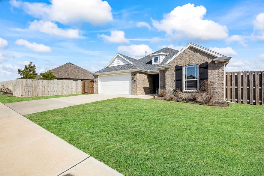 Immaculate home in the Villages of Sloanbrook Subdivision! This pristine home has gorgeous natural light pours through the home with wonderful living space features beautiful crown molding, LED lighting, arched walk-thru's and granite countertops throughout. Elegant eat-in kitchen is equipped with matching stainless steel appliances, large pantry and wrap around bar. Functionality for the whole family with split bedroom floorplan and spacious bedrooms. Privacy fenced backyard gives all the security to let the little ones play and covered patio to entertain with friends and family. Shopping, schools and trails are moments away with easy access to I-49 and only 10 minutes from University of Arkansas! Come take a closer look at this beauty!