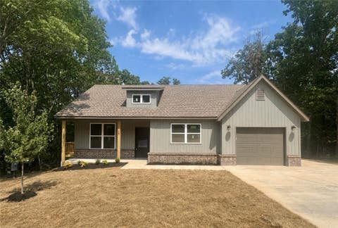 Photo of 18 Winchelsea Lane, Bella Vista, AR 72714 (MLS # 1357467)