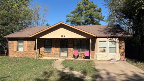 Photo of 303 W Rolling Oaks Drive, Rogers, AR 72756 (MLS # 1365542)