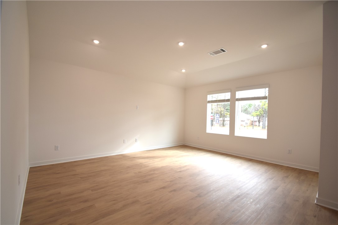 Wagon Wheel Crossing - Residential Lease