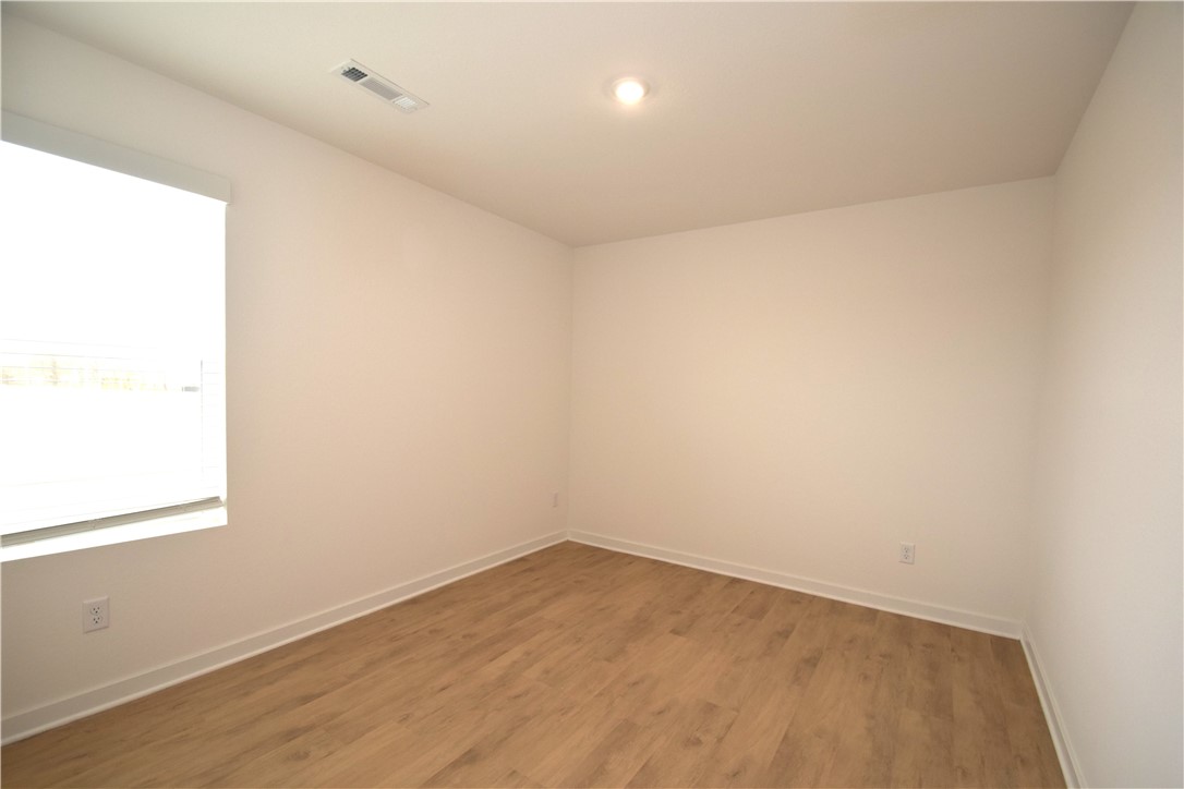 Wagon Wheel Crossing - Residential Lease