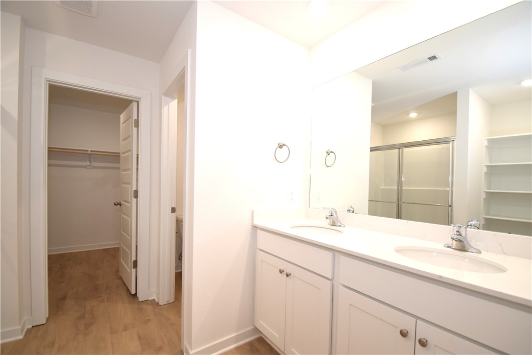 Wagon Wheel Crossing - Residential Lease