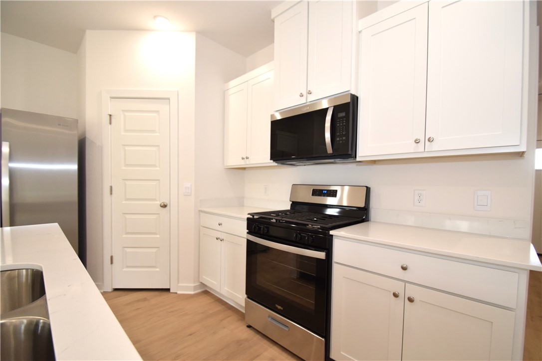 Wagon Wheel Crossing - Residential Lease