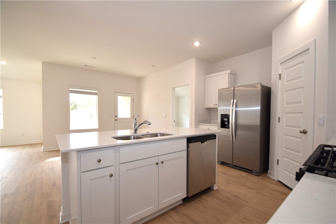 Wagon Wheel Crossing - Residential Lease