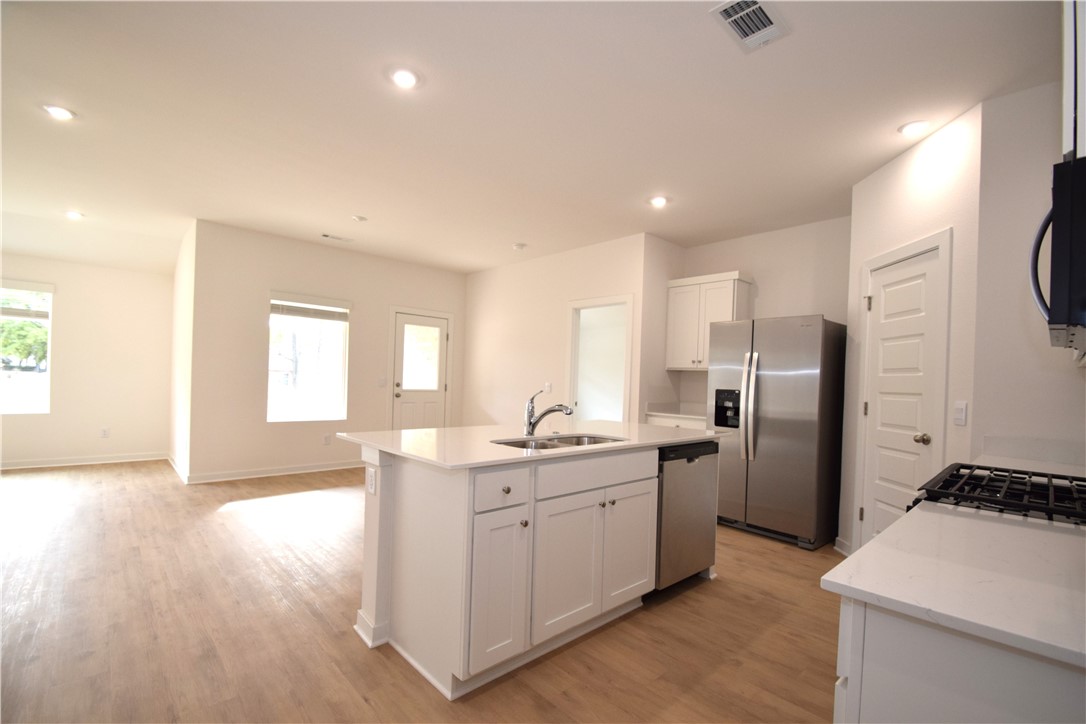 Wagon Wheel Crossing - Residential Lease