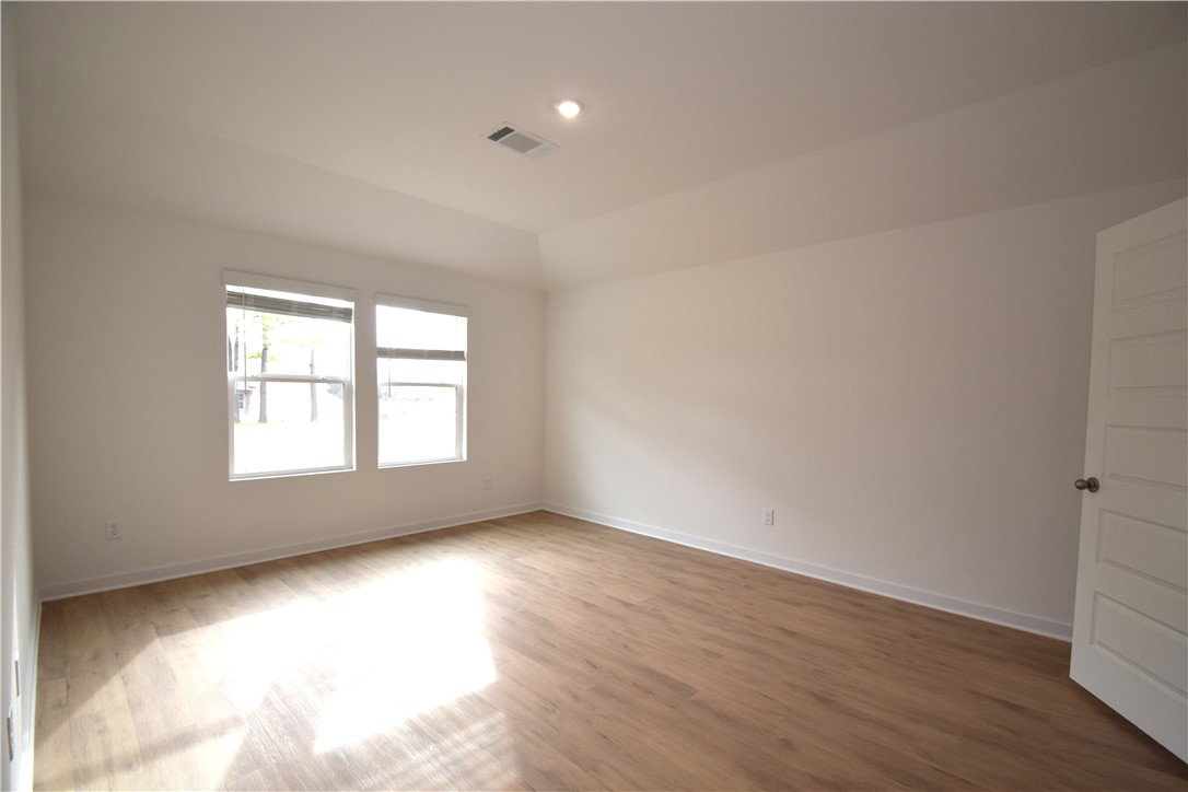 Wagon Wheel Crossing - Residential Lease