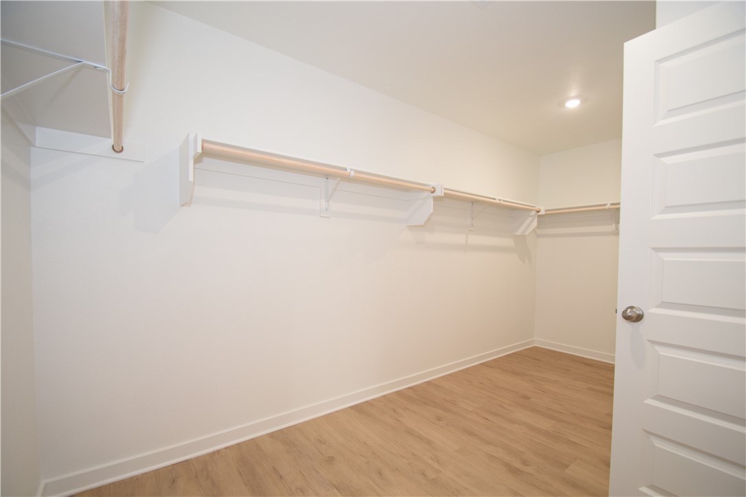 Wagon Wheel Crossing - Residential Lease