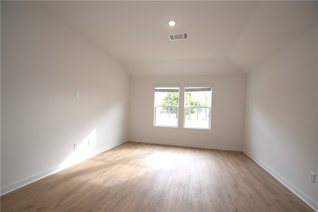 Wagon Wheel Crossing - Residential Lease