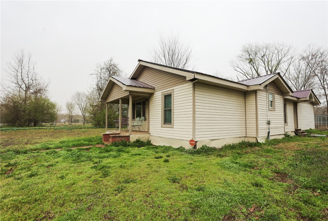 Welcome to this unique 3-bedroom, 2-bath home nestled on a spacious 1-acre lot in the highly sought-after Pottsville School District. Perfect for multi-generational living or those who love to entertain, this home features two full kitchens, offering incredible flexibility and potential.
Step inside to find a cozy layout with plenty of natural light and room to make it your own. The primary living area includes a traditional kitchen and open living space, while the additional kitchen offers options for an in-law suite.
Outside, enjoy the peaceful setting and wide-open spaceāideal for gardening, playtime, or future expansion. With a little TLC, this home could be the perfect blend of affordability, functionality, and opportunity.
Donāt miss your chance to own a home with this much potential, land, and square footageāall for under $120,000!