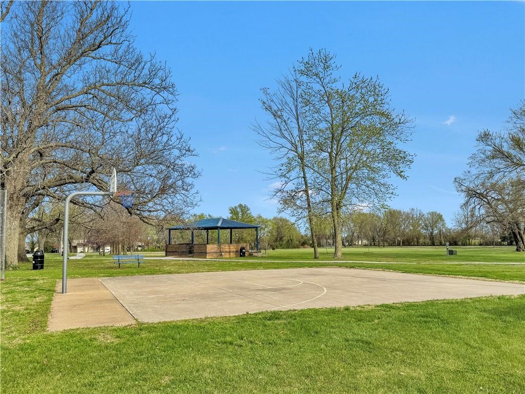 Applewood Estates - Residential Lease