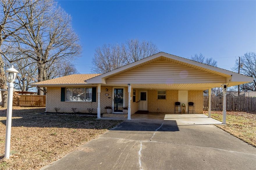Charming all-brick home in Springdale, AR, offering comfort, privacy, and timeless appeal. This well-maintained residence features 3 bedrooms and 2 full bathrooms, perfect for families or those who need extra space. Enjoy a functional kitchen with easy flow into a separate dining room, ideal for gathering and everyday meals. The fully fenced yard provides added privacy and room for outdoor enjoyment. Solid brick construction, thoughtful layout, and pride of ownership make this home truly move-in ready.