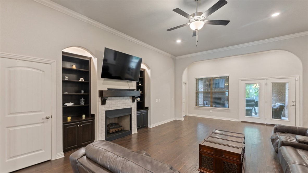 Hickory Hills - Residential