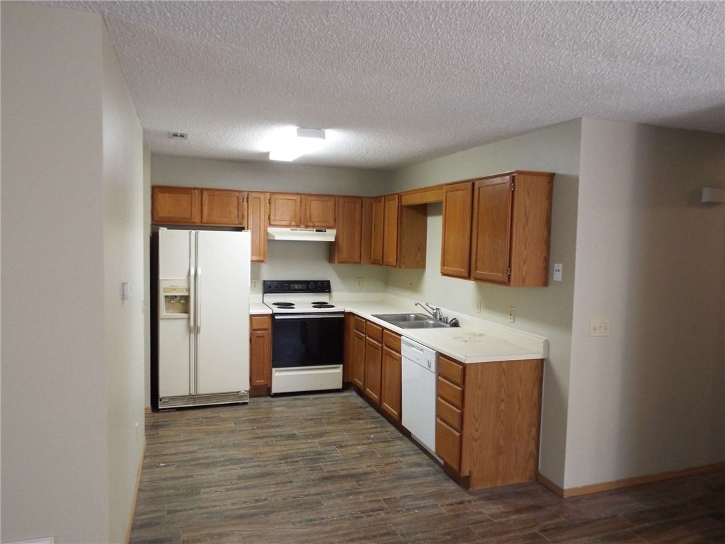 DAWN ACRES - Residential Lease