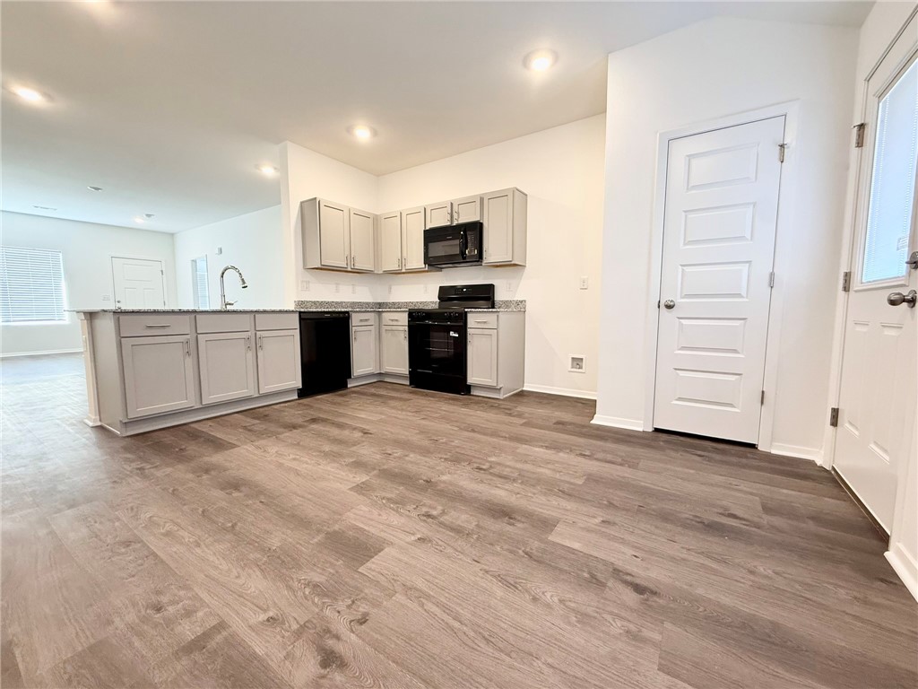 WALNUT HILL SUB PH V-PEA RIDGE - Residential Lease