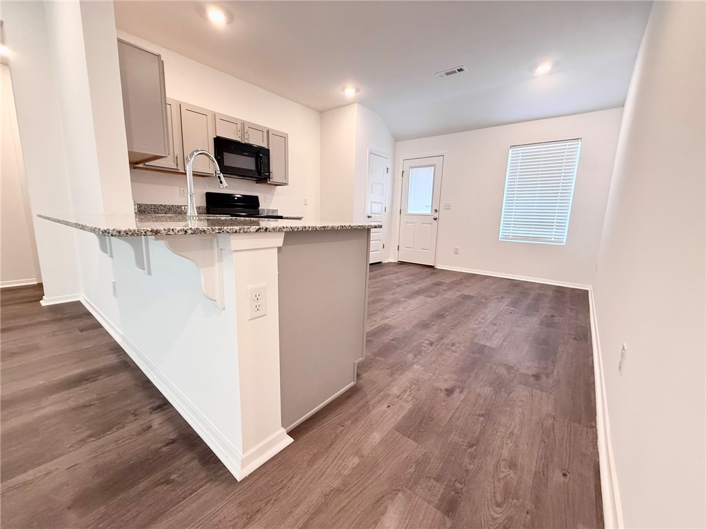 WALNUT HILL SUB PH V-PEA RIDGE - Residential Lease
