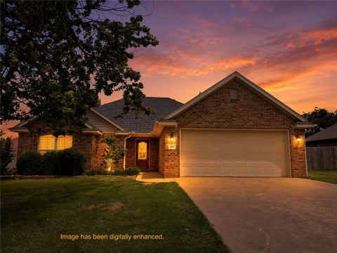 Photo of 392 N Cold Harbor Avenue, Fayetteville, AR 72704 (MLS # 1354460)