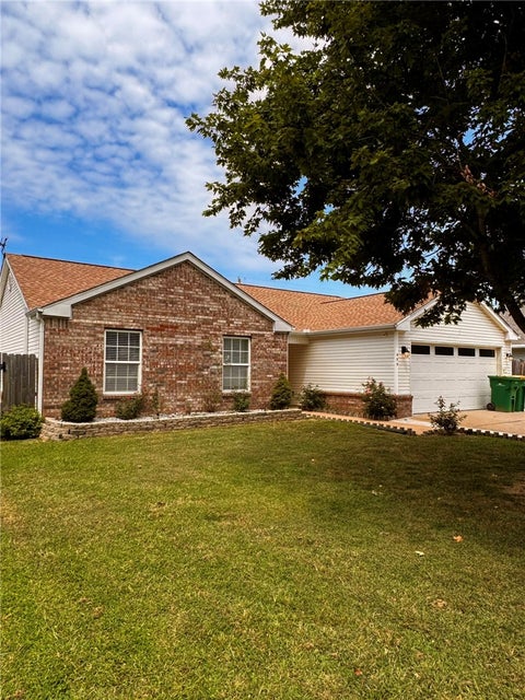 Photo of 659 Frances Drive, Centerton, AR 72719 (MLS # 1357180)