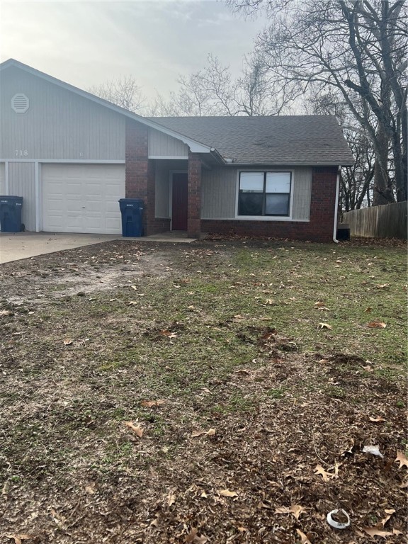 Enjoy living within walking distance to schools, parks, and downtown Siloam Springs. This 2 bedroom 2 Bath has a large living room, primary bedroom with private bathroom & walk in closet, 1 car garage and nice backyard. Agent Owned.