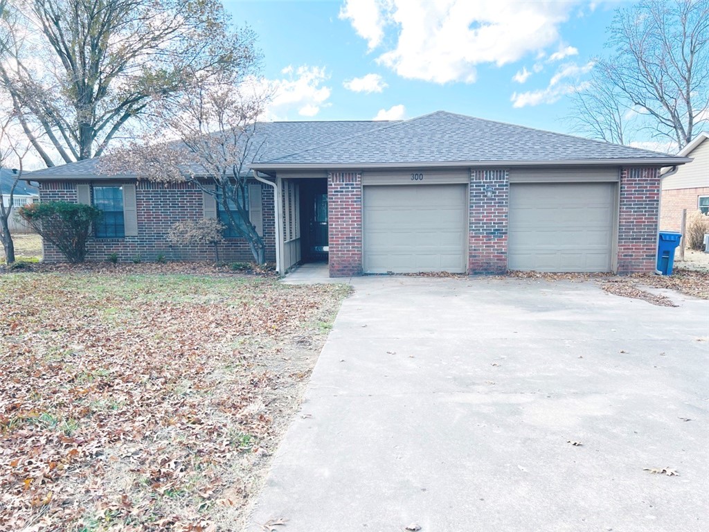Nice home in Bentonville. Home features 3 bedrooms. 2 bathrooms, 2 car garage, formal dining room, wood floor in living room with fireplace, shaded fenced yard, complete with back patio for entertaining.