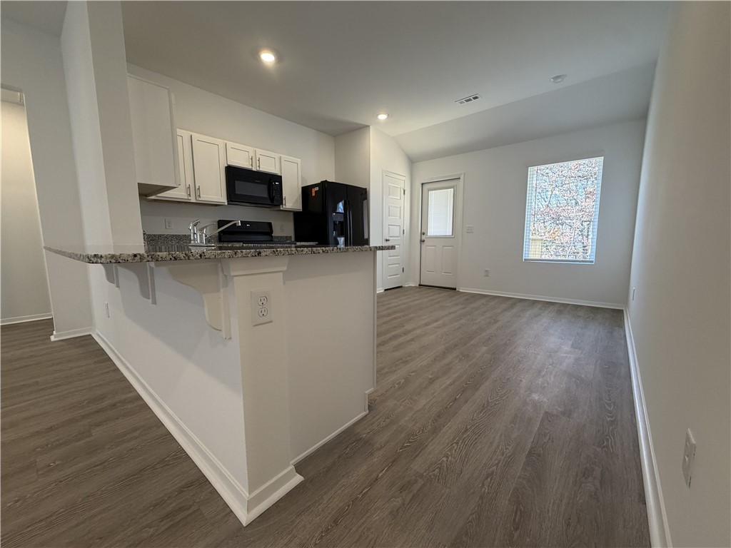 CASTLEWOOD SUB-RURBAN - Residential Lease