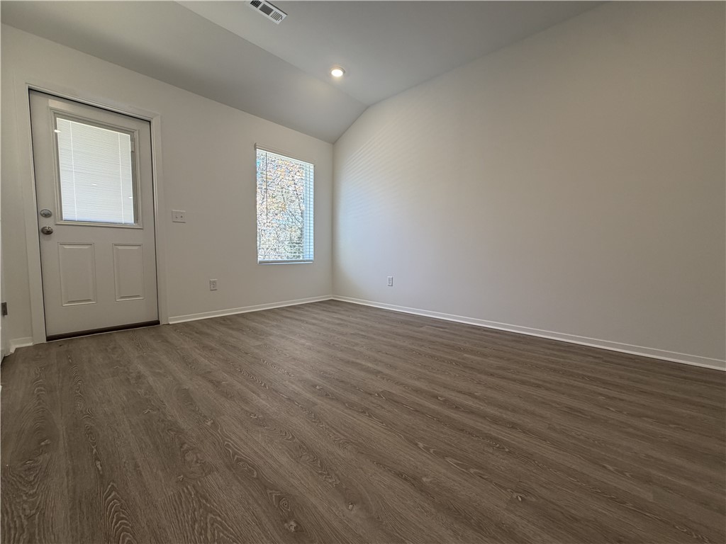 CASTLEWOOD SUB-RURBAN - Residential Lease