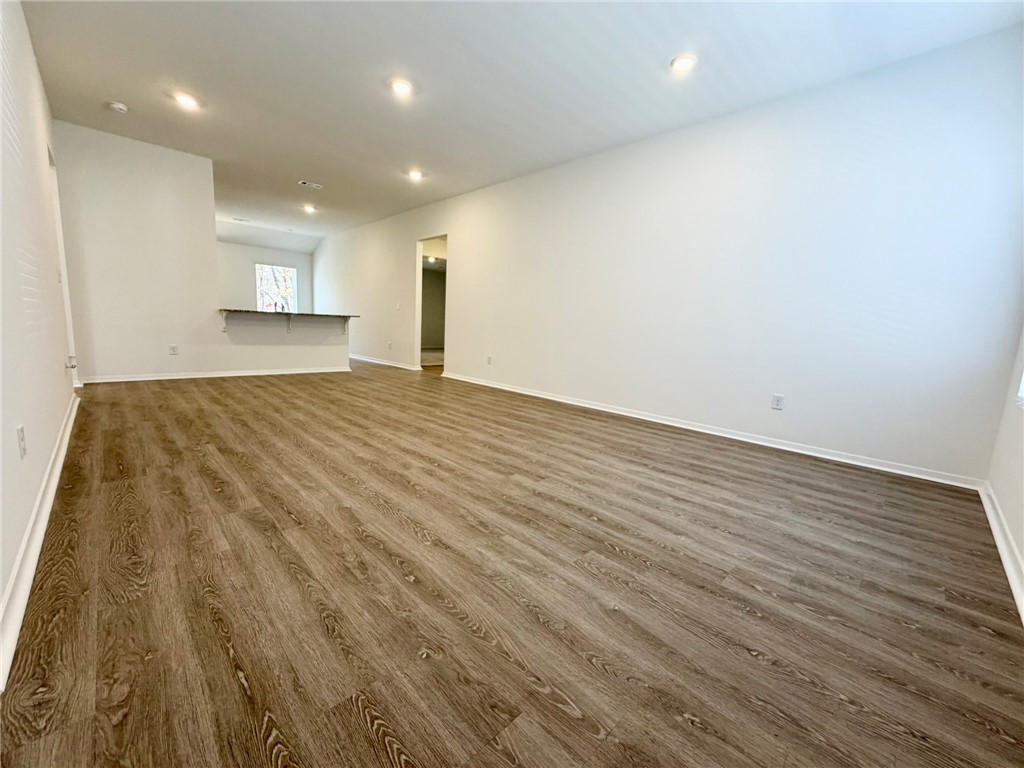 CASTLEWOOD SUB-RURBAN - Residential Lease