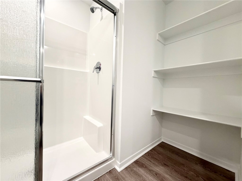 CASTLEWOOD SUB-RURBAN - Residential Lease