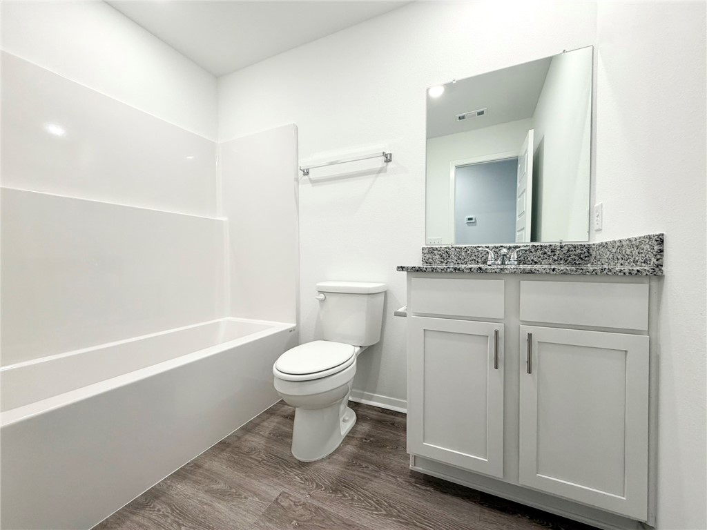 CASTLEWOOD SUB-RURBAN - Residential Lease